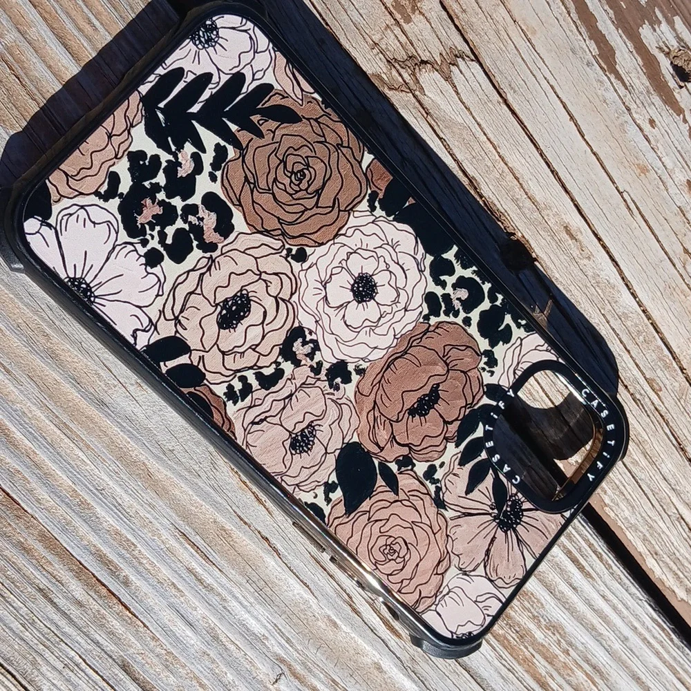Casting phone case
